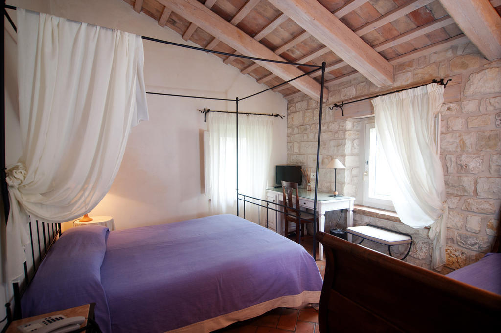 سيرولو Valcastagno Relais & Residence الغرفة الصورة