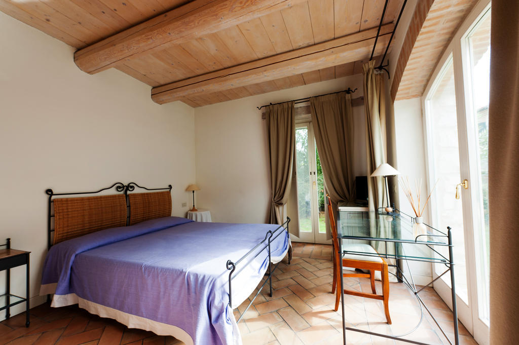 سيرولو Valcastagno Relais & Residence الغرفة الصورة